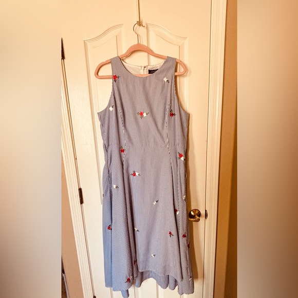 Tahari Blue & White Vertical Striped Sleeveless Dress with Floral Embroidery - Picture 10 of 10
